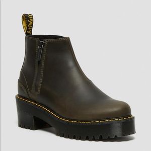 Dr. Martens ROMETTY WOMEN'S LEATHER CHELSEA BOOTS